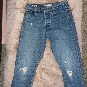 Levi Mid-rise Jeans